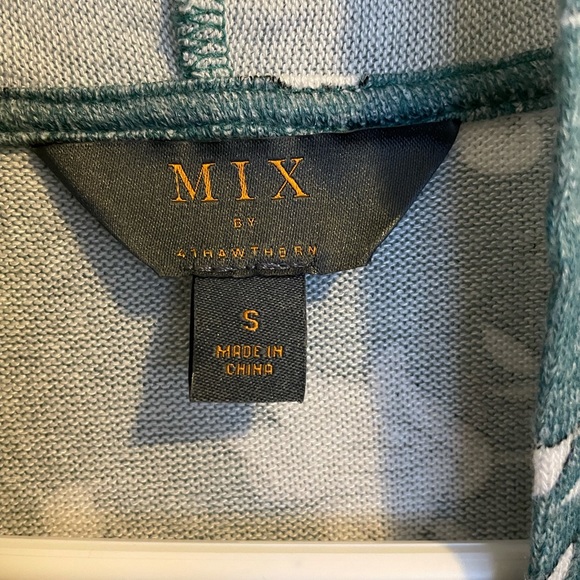 Size small open front cardigan - Picture 3 of 7